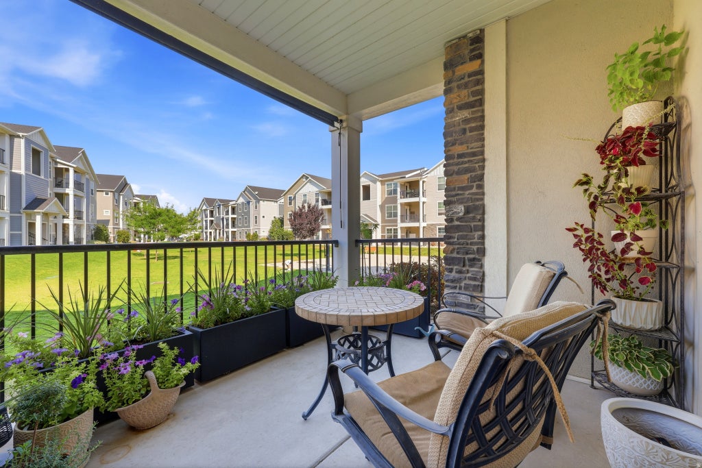 Photo of 631 N SUN PEAK DR, Vineyard, UT 84059 (MLS # 2176753)