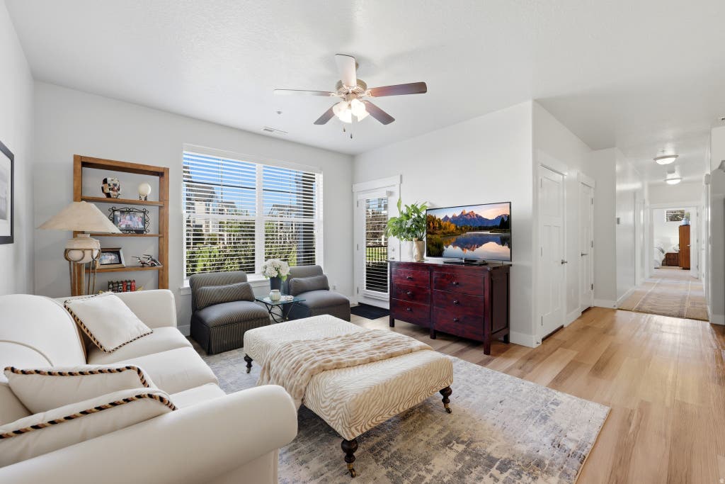 Photo of 631 N SUN PEAK DR, Vineyard, UT 84059 (MLS # 2176753)