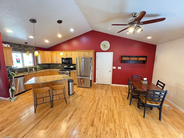 CLOVER RIDGE - Residential