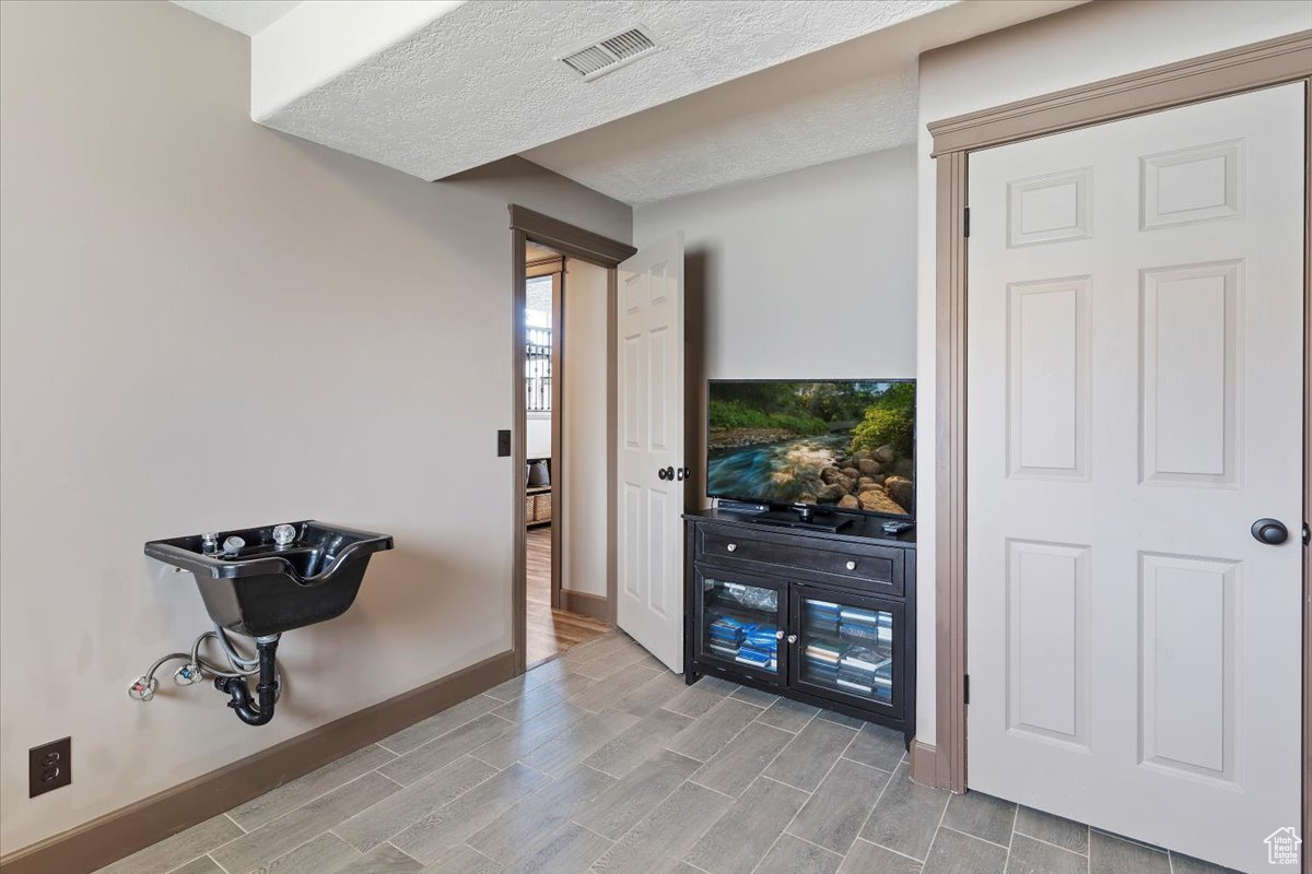 HARRISVILLE HOLLOW - Residential