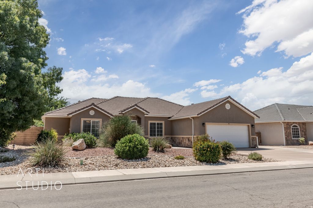 Photo of 611 W 375 S, Hurricane, UT 84737 (MLS # 2150966)