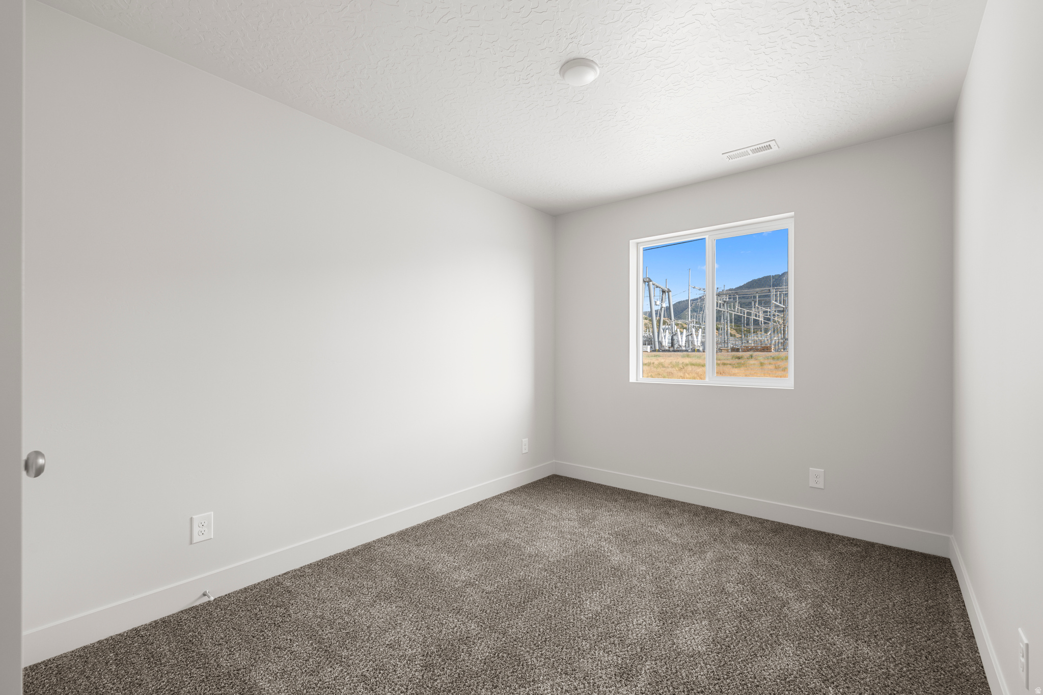 MAPLETON VILLAGE TOWN HOME - Residential