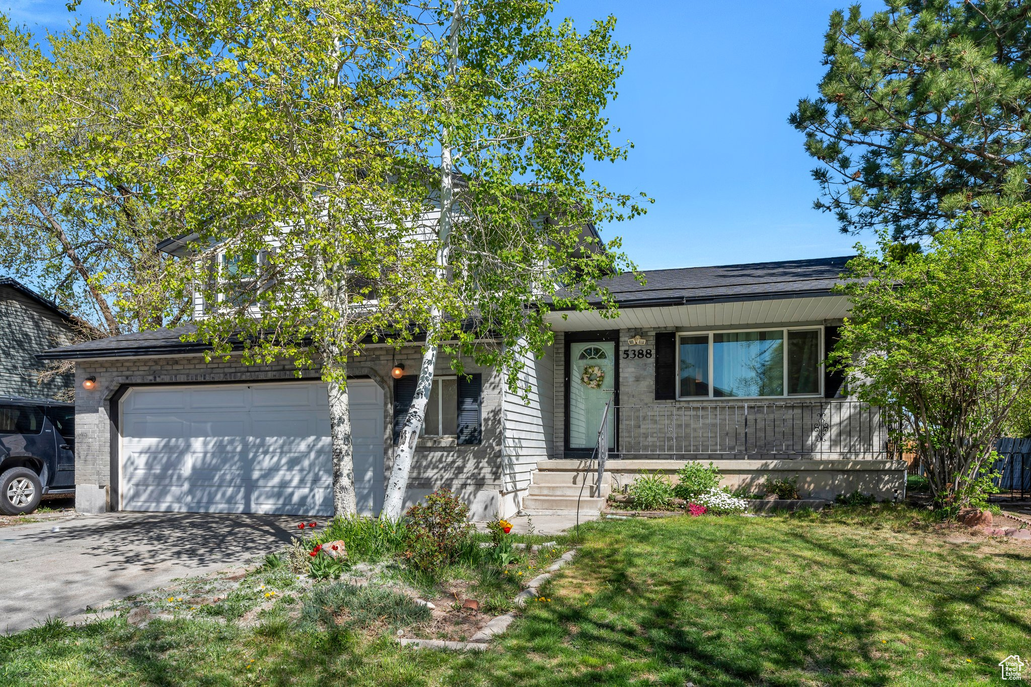 5388 W Saguaro Dr, West Jordan, Utah image 2