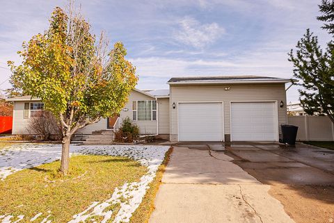 Tiny photo for 371 MCLEAN AVE, Soda Springs, ID 83276 (MLS # 2121122)