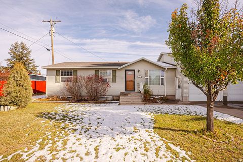 Tiny photo for 371 MCLEAN AVE, Soda Springs, ID 83276 (MLS # 2121122)