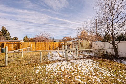 Tiny photo for 371 MCLEAN AVE, Soda Springs, ID 83276 (MLS # 2121122)