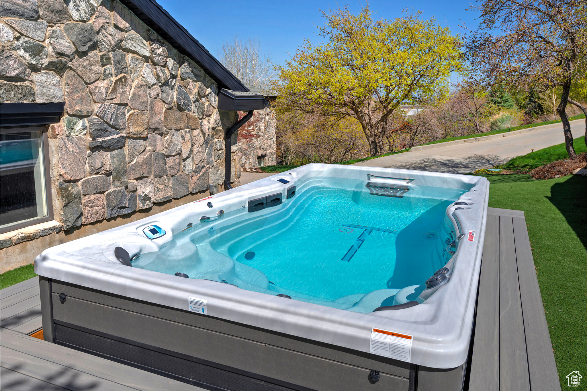 Sandy, Utah 84092, United States, 5 Bedrooms Bedrooms, ,4 BathroomsBathrooms,Residential,Active,116625