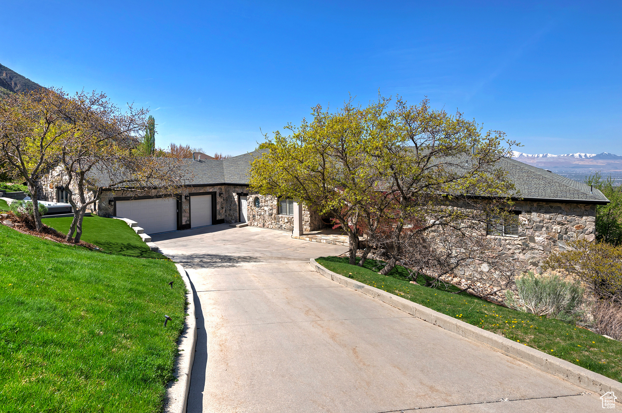 Sandy, Utah 84092, United States, 5 Bedrooms Bedrooms, ,4 BathroomsBathrooms,Residential,Active,116625