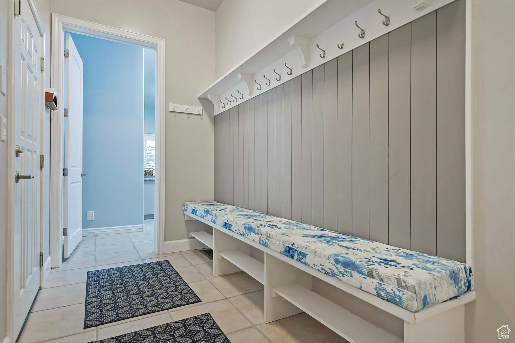 Sandy, Utah 84092, United States, 5 Bedrooms Bedrooms, ,4 BathroomsBathrooms,Residential,Active,116625