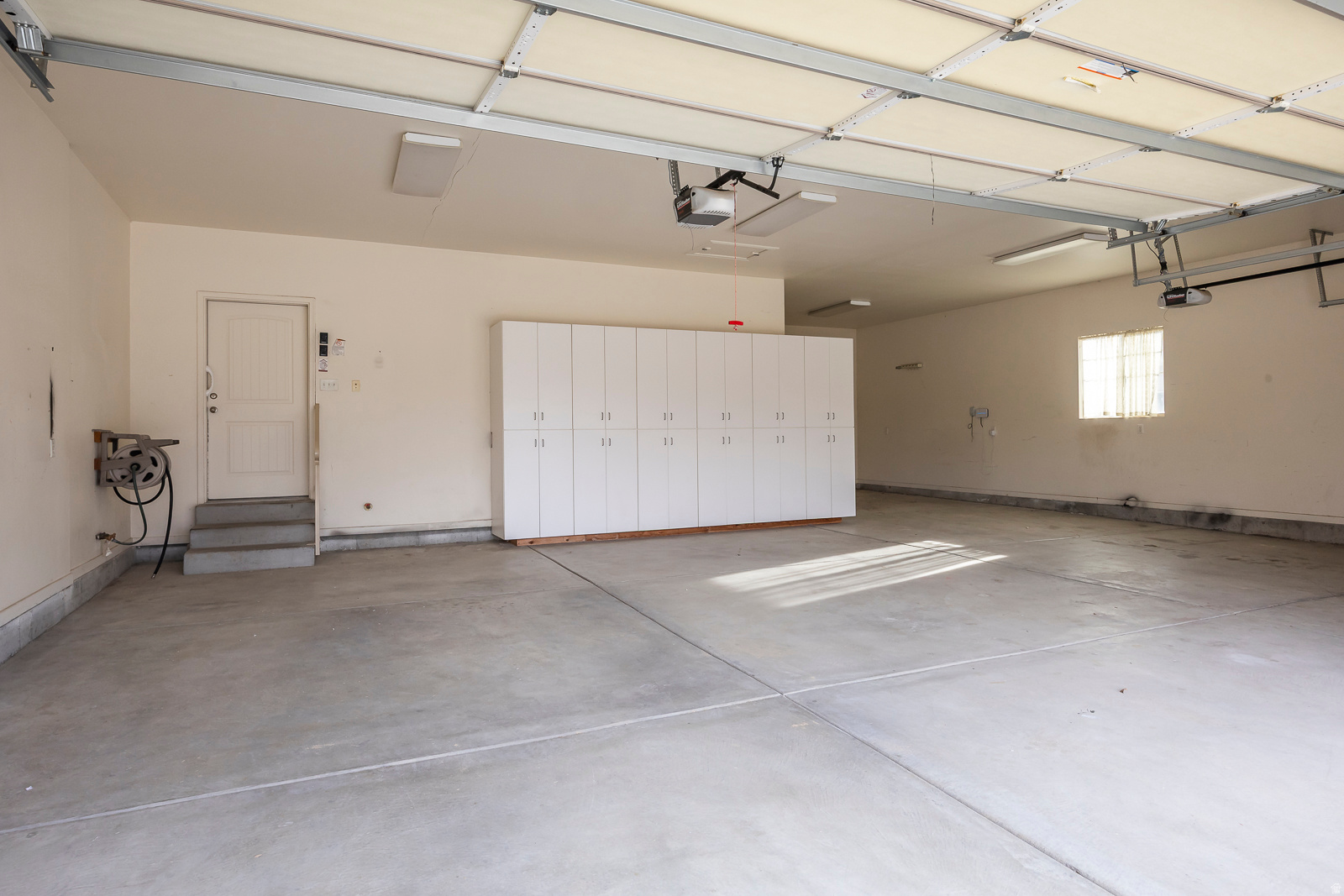 WOLF HOLLOW ESTATES - Residential