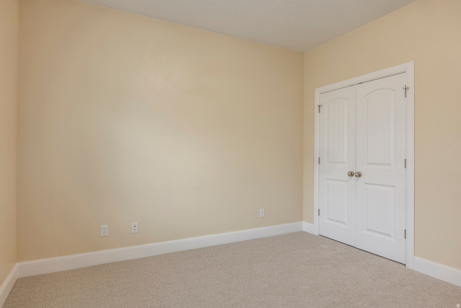 WOLF HOLLOW ESTATES - Residential