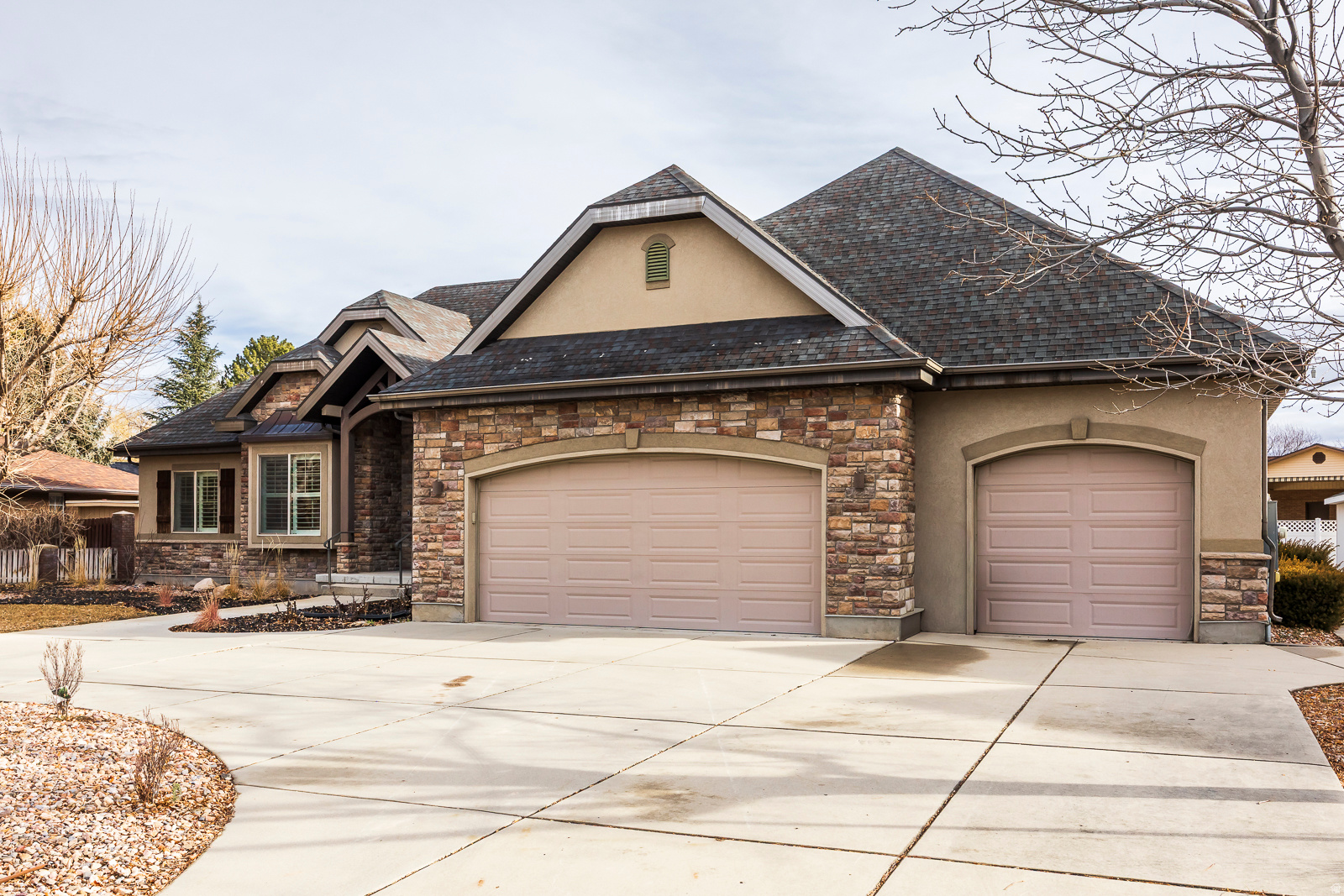 WOLF HOLLOW ESTATES - Residential