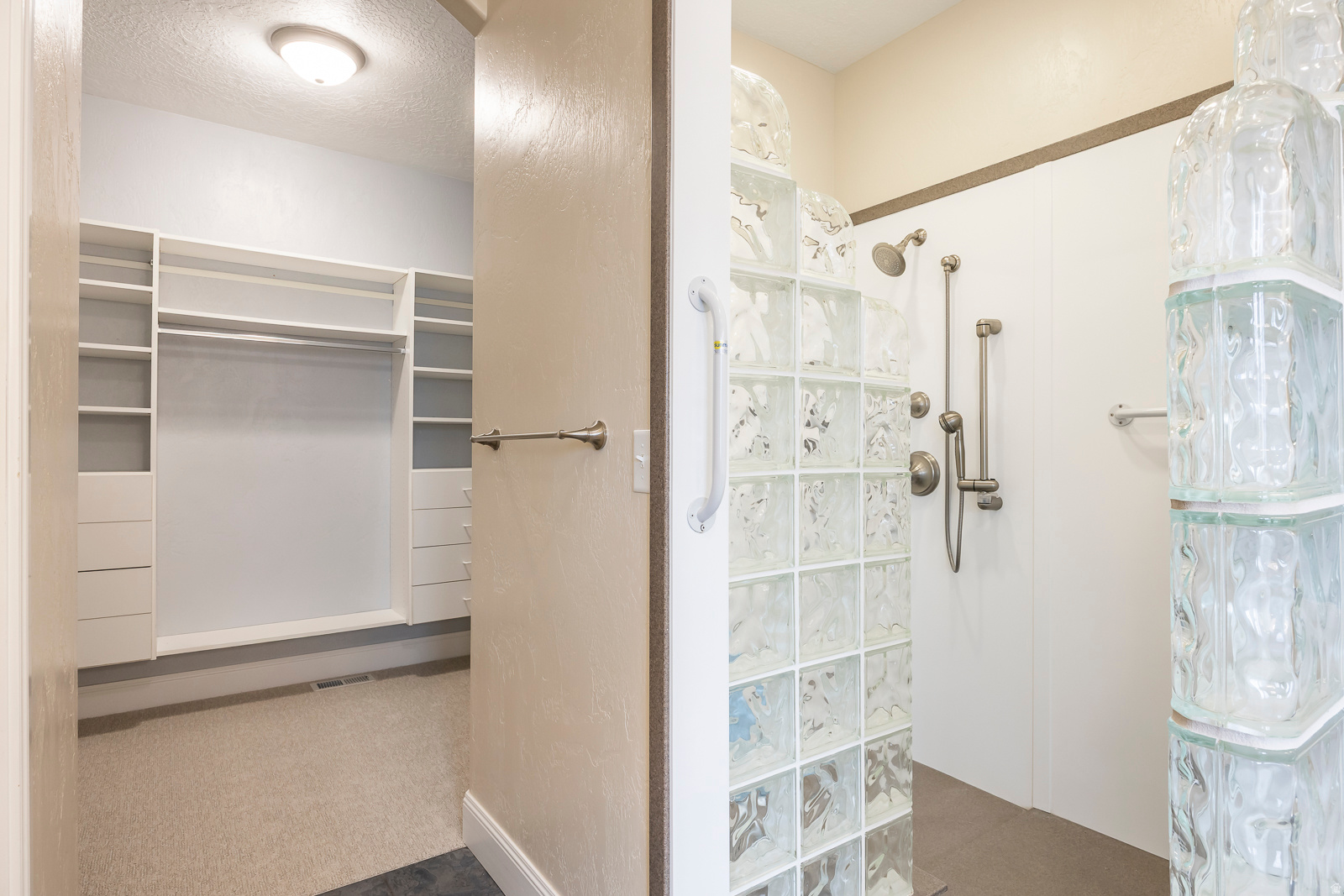 WOLF HOLLOW ESTATES - Residential