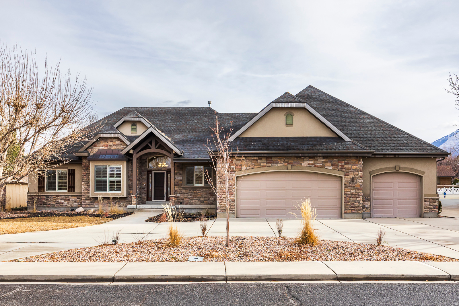 WOLF HOLLOW ESTATES - Residential