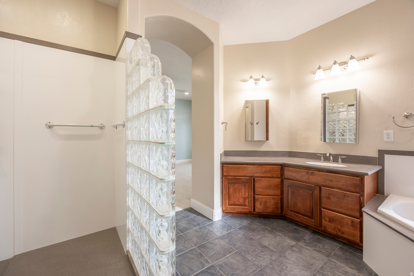 WOLF HOLLOW ESTATES - Residential