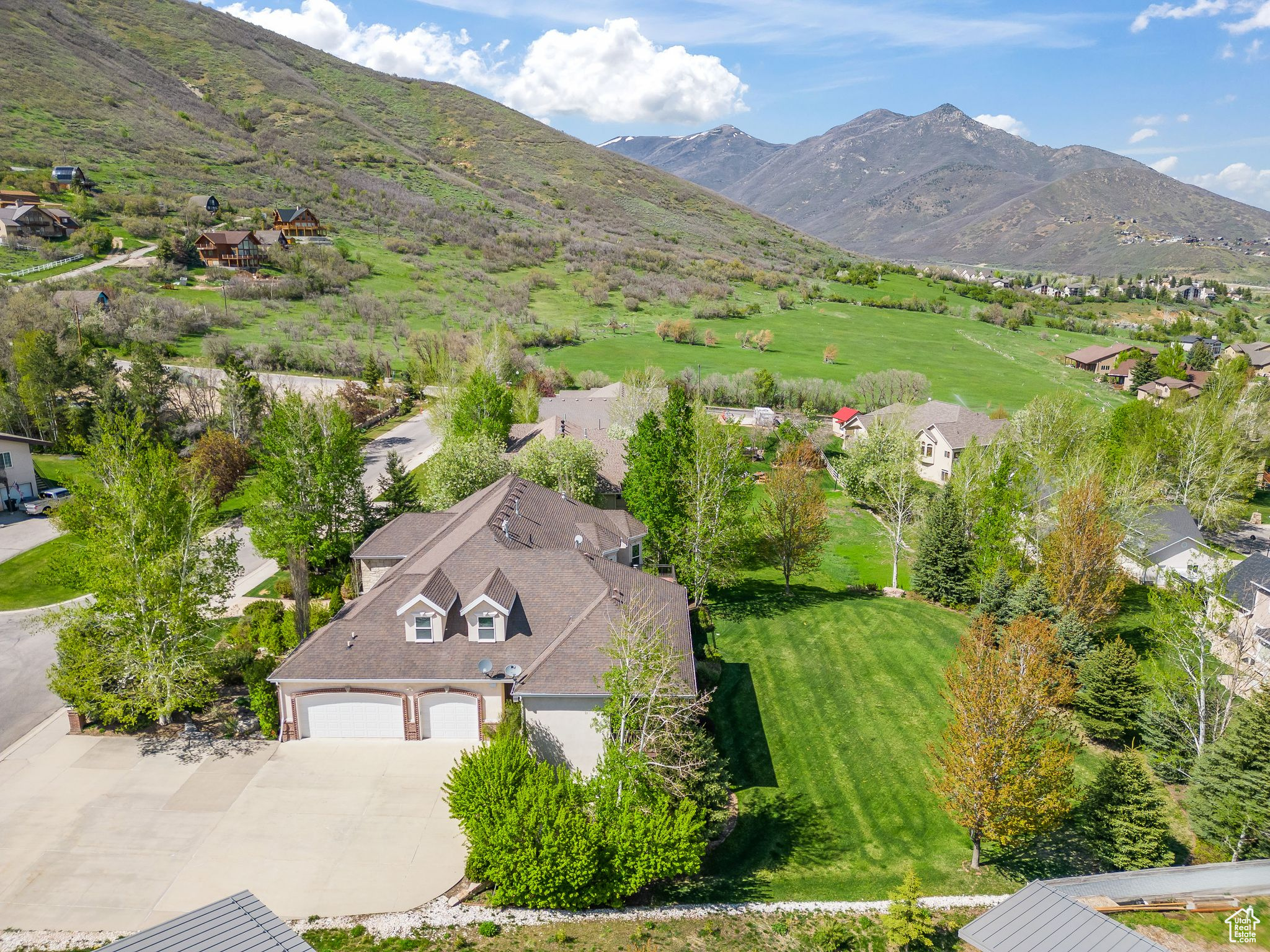 ALPENHOF ESTATES - Residential