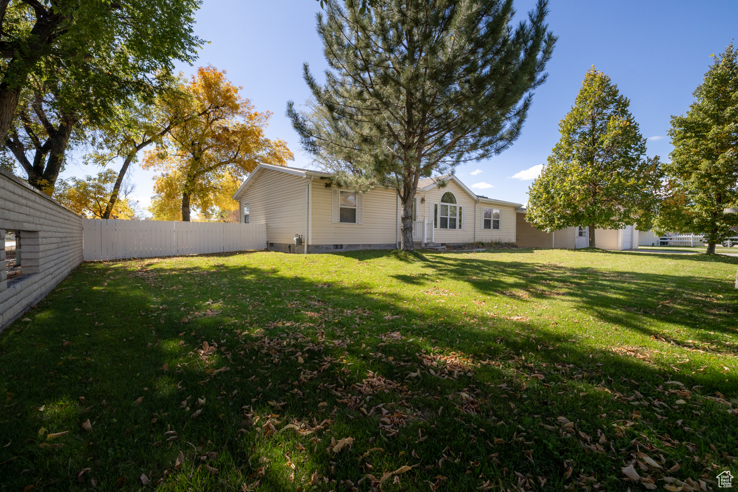 PINE MEADOWS MOBILE HOME COMMUNITY PUD - Residential