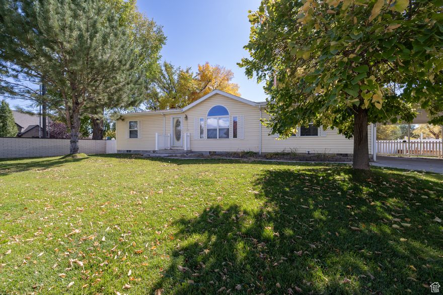 Located in Pine Meadows Subdivision an inviting 3 bed 2 bath home offers comfortable living. Sitting on a .35 acre lot and a very well maintained yard. This classic manufactured home features a walk in shower, Garage, Carport and a Bar. Open concept inside features an office an large living room. Granite countertops in the kitchen and ample counterspace.