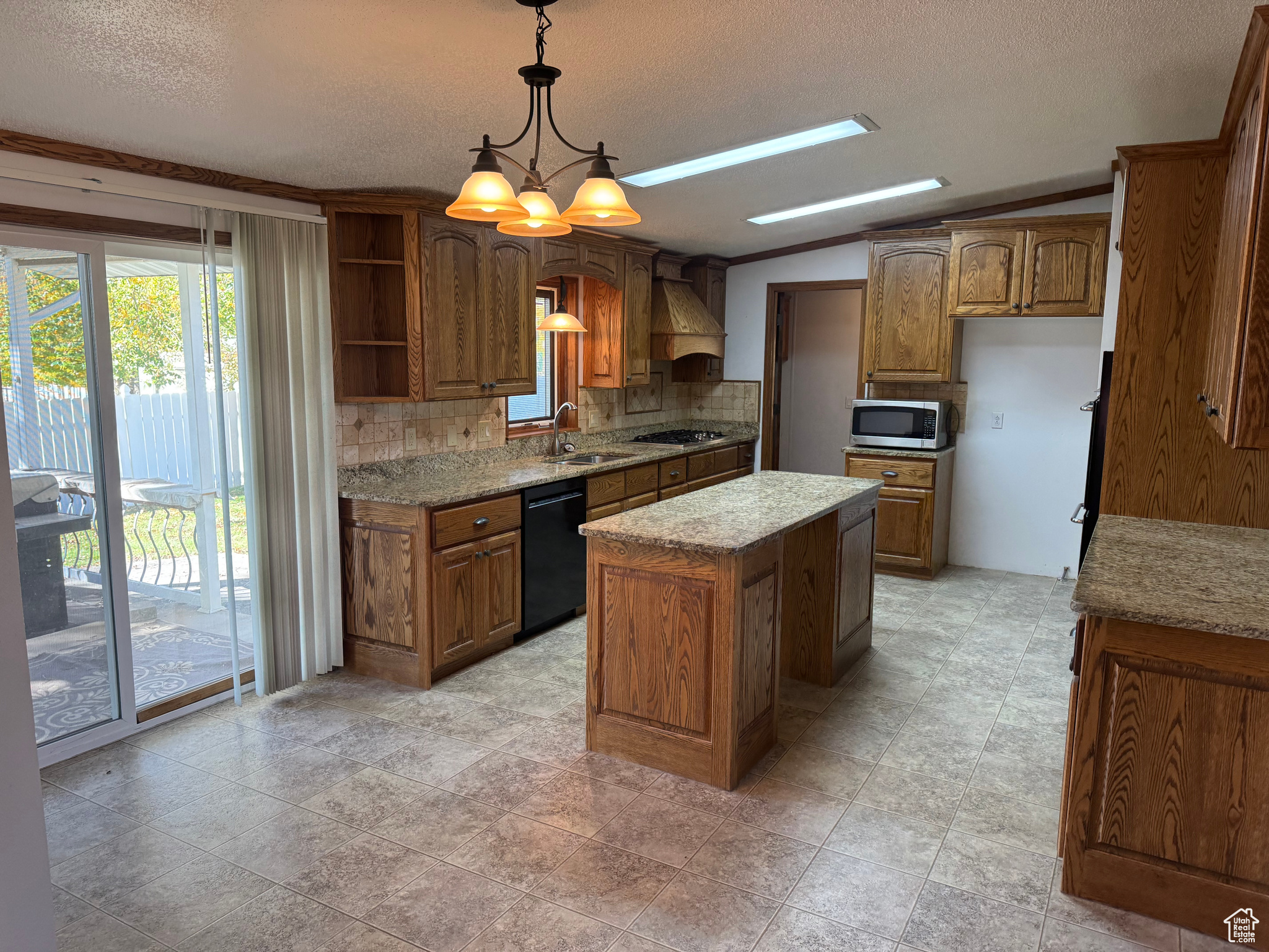 PINE MEADOWS MOBILE HOME COMMUNITY PUD - Residential