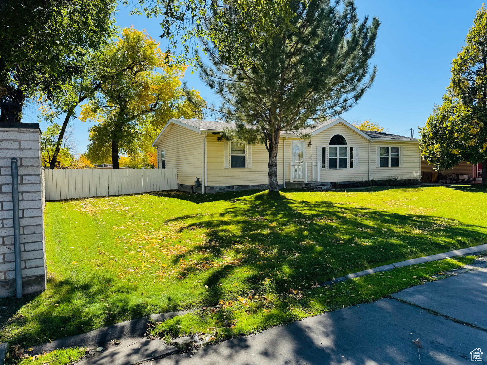 PINE MEADOWS MOBILE HOME COMMUNITY PUD - Residential