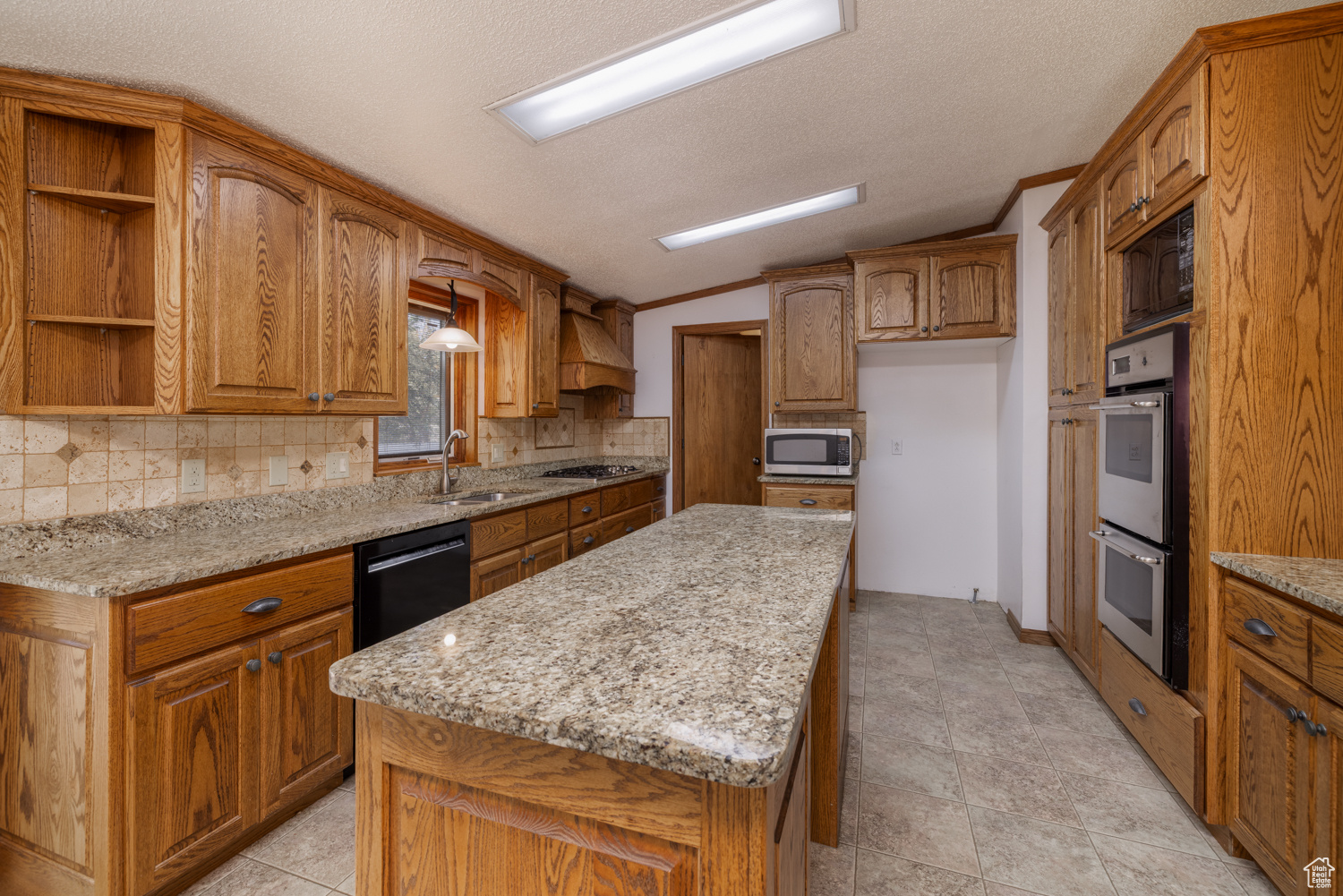 PINE MEADOWS MOBILE HOME COMMUNITY PUD - Residential