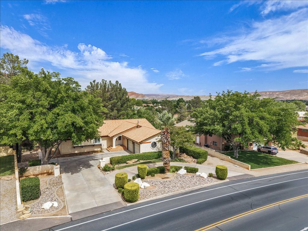 Photo of 2865 S BLOOMINGTON DR E, Saint George, UT 84790 (MLS # 2155573)