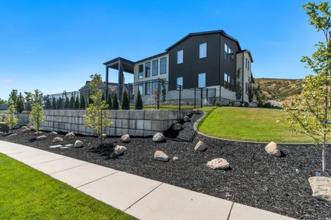 Tiny photo for 516 E SAVANNAH CIR N, Alpine, UT 84004 (MLS # 2140165)