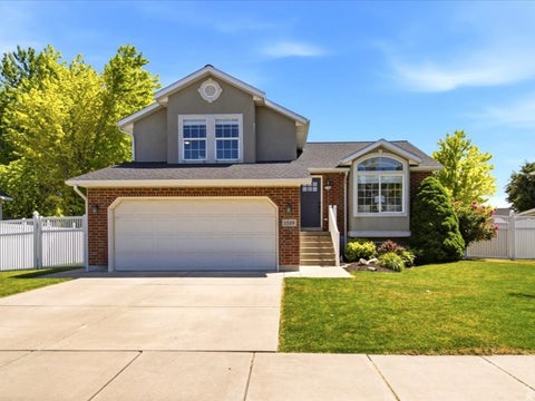 Homes For Sale - 1519 W Granite Dr<br/> Davis County, Layton, UT 84041