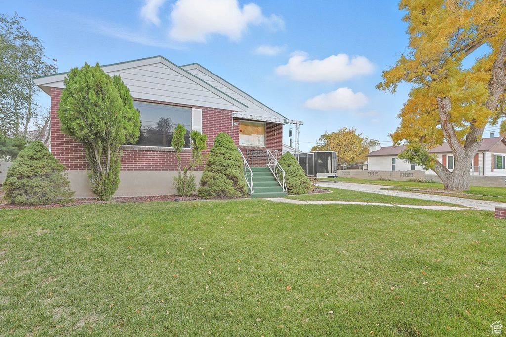 Photo of 453 W VINE ST, Tooele, UT 84074 (MLS # 2119588)