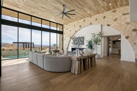 Tiny photo for 298 E COLIMA RD, Washington, UT 84780 (MLS # 2138317)