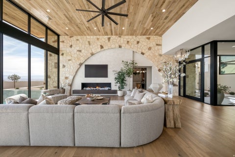 Tiny photo for 298 E COLIMA RD, Washington, UT 84780 (MLS # 2138317)