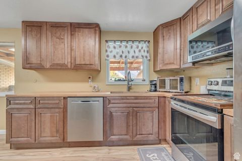 Tiny photo for 388 E 600 S, Payson, UT 84651 (MLS # 2118341)