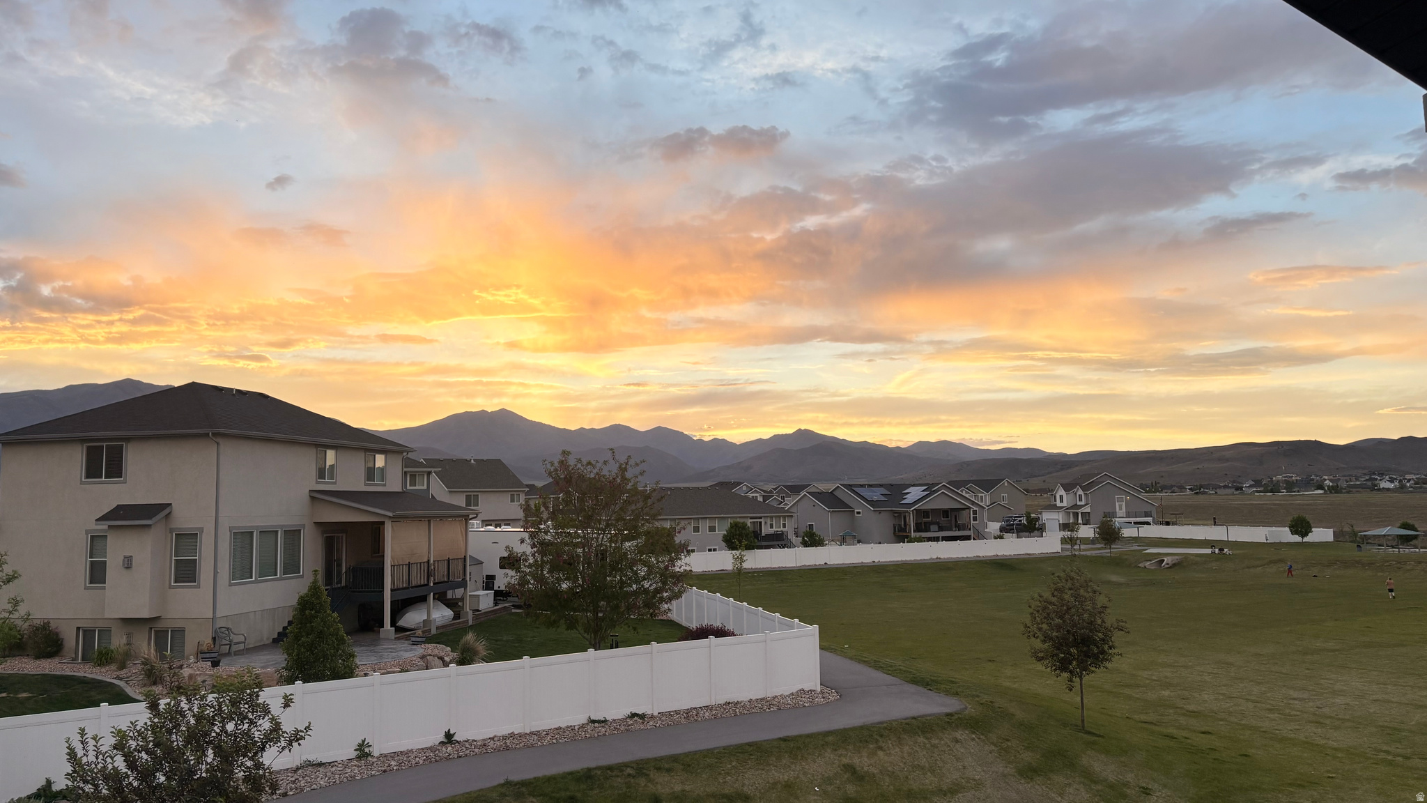 LONE TREE AT CIRCLE FIVE RANCH - Residential