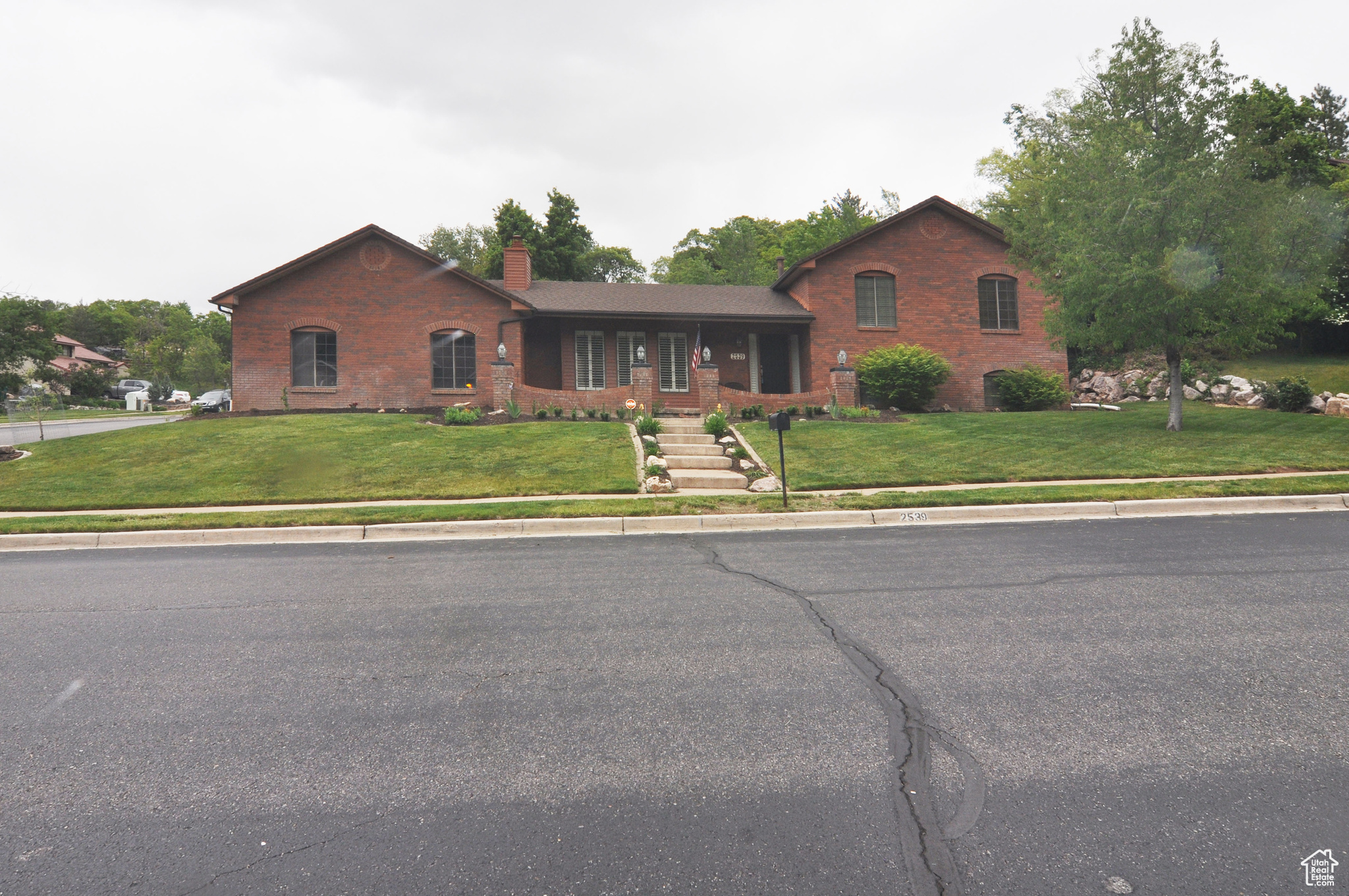 2539 E Oak Ln, Layton, Utah image 1