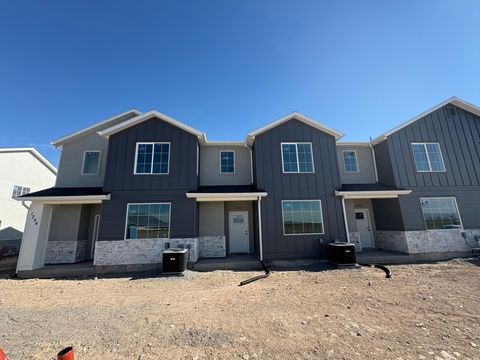 Townhouse For Sale - 1294 W 1290 Lot #167 St<br/> Salem, UT 84653