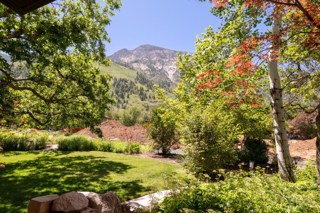 Photo of 4183 E CUMORAH DR, Salt Lake City, UT 84124 (MLS # 2166529)