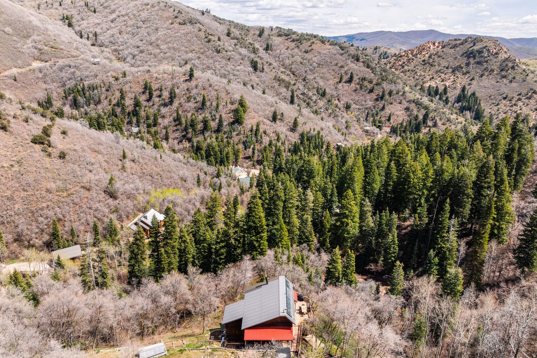 THE GROVES - Residential