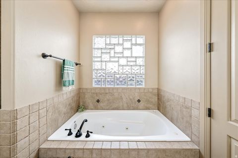 Tiny photo for 300 W 2350 S, Washington, UT 84780 (MLS # 2132916)