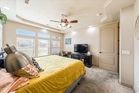 Tiny photo for 300 W 2350 S, Washington, UT 84780 (MLS # 2132916)