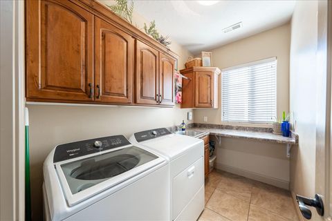 Tiny photo for 300 W 2350 S, Washington, UT 84780 (MLS # 2132916)