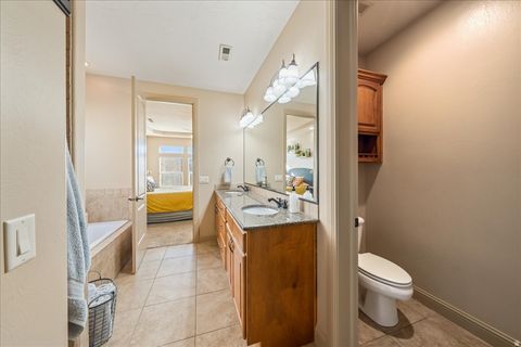 Tiny photo for 300 W 2350 S, Washington, UT 84780 (MLS # 2132916)