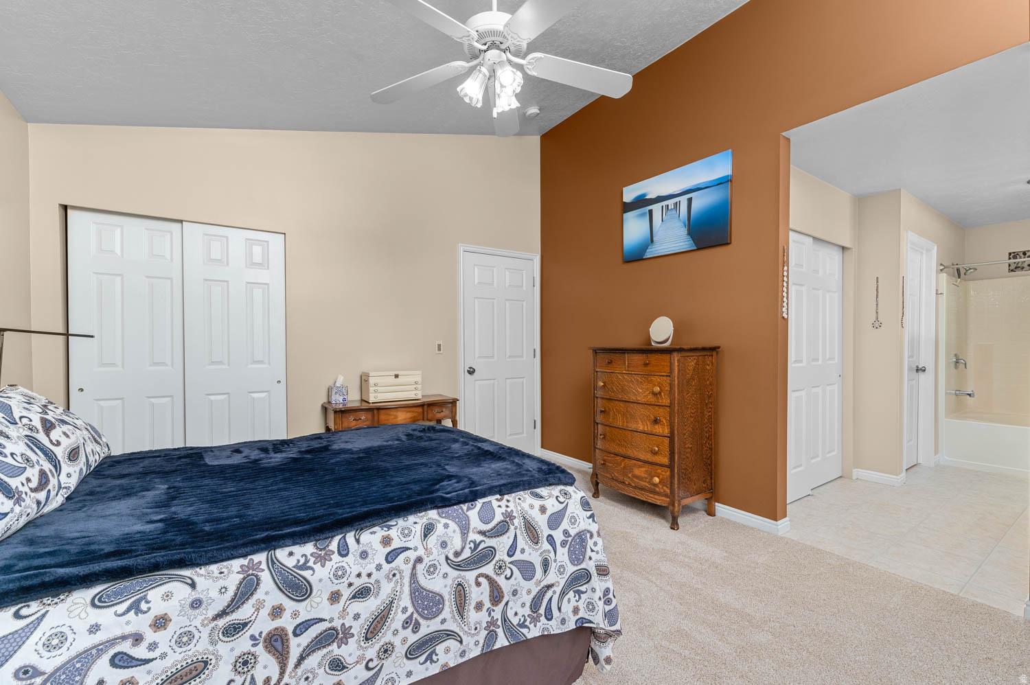 HERITAGE TOWNHOMES - Residential