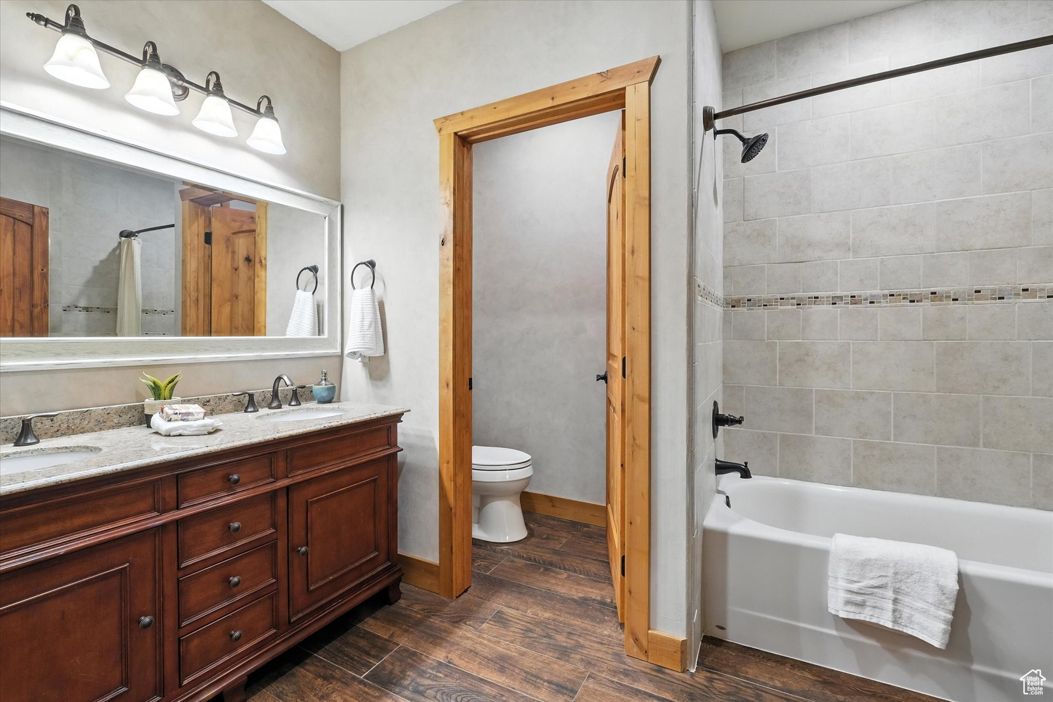 STAGE COACH ESTATES - Residential Lease