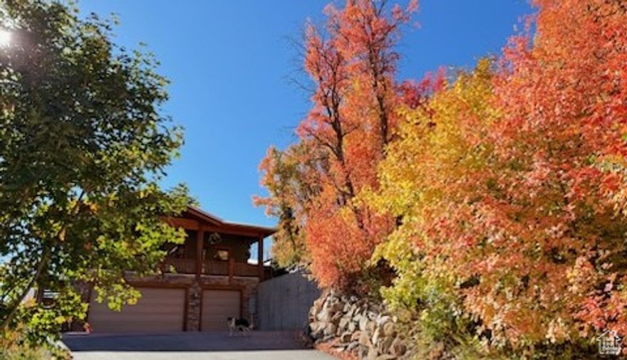 Live the mountain lifestyle in this furnished 4,500 sq. ft. retreat on 7.6 private acres.   $6,500/month  Utilities + Snow Removal Included.   4 Beds + Den | 3 Full Baths  Fireplace, Hot Tub, Heated Valet Pad  Gated Community | Stunning Views | Pets considered (sorry, no cats)  Minutes from Park City, yet tucked away in peace and privacy. ***AWD/4WD w/ snow tires required NovMay.