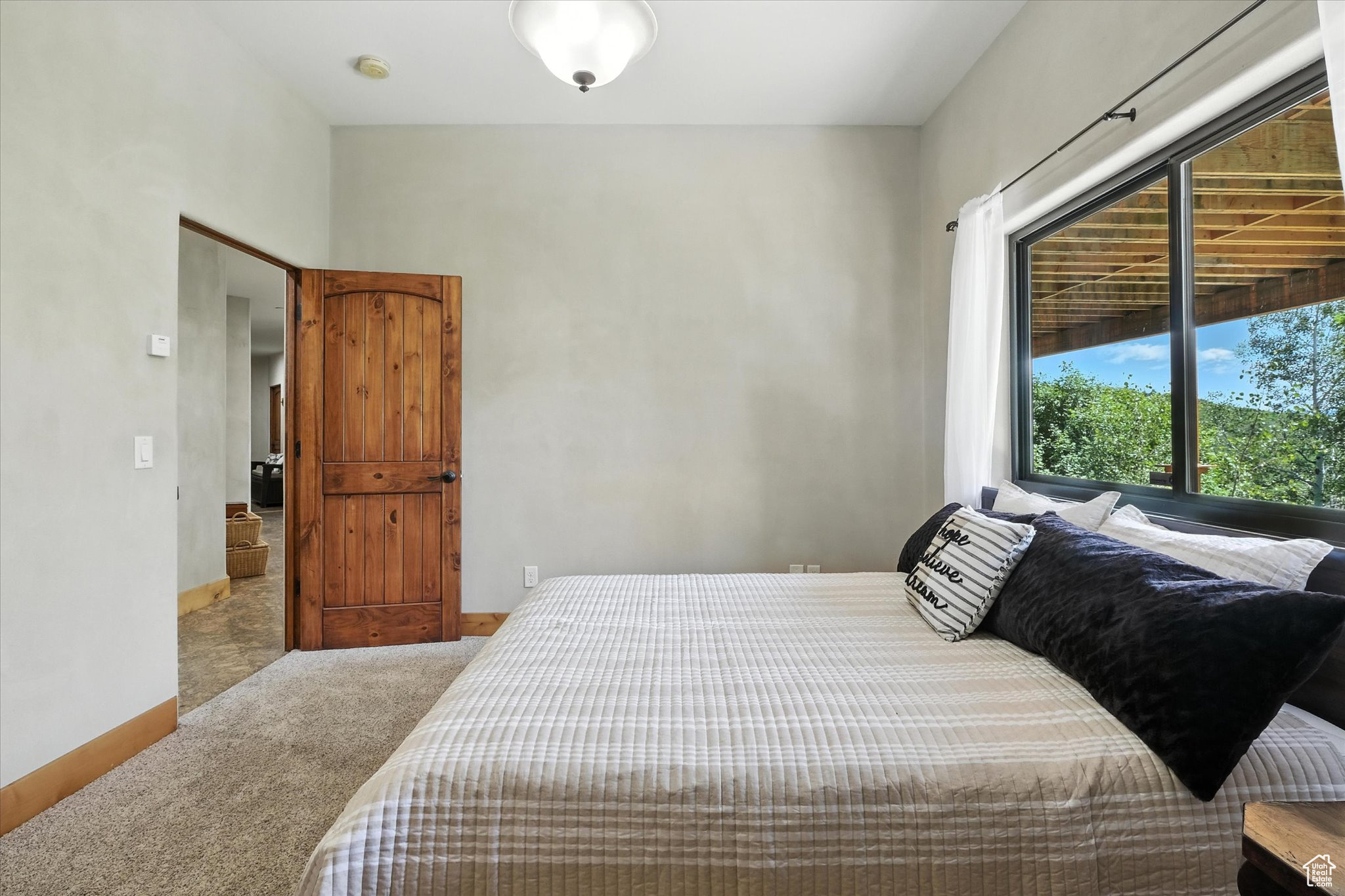 STAGE COACH ESTATES - Residential Lease