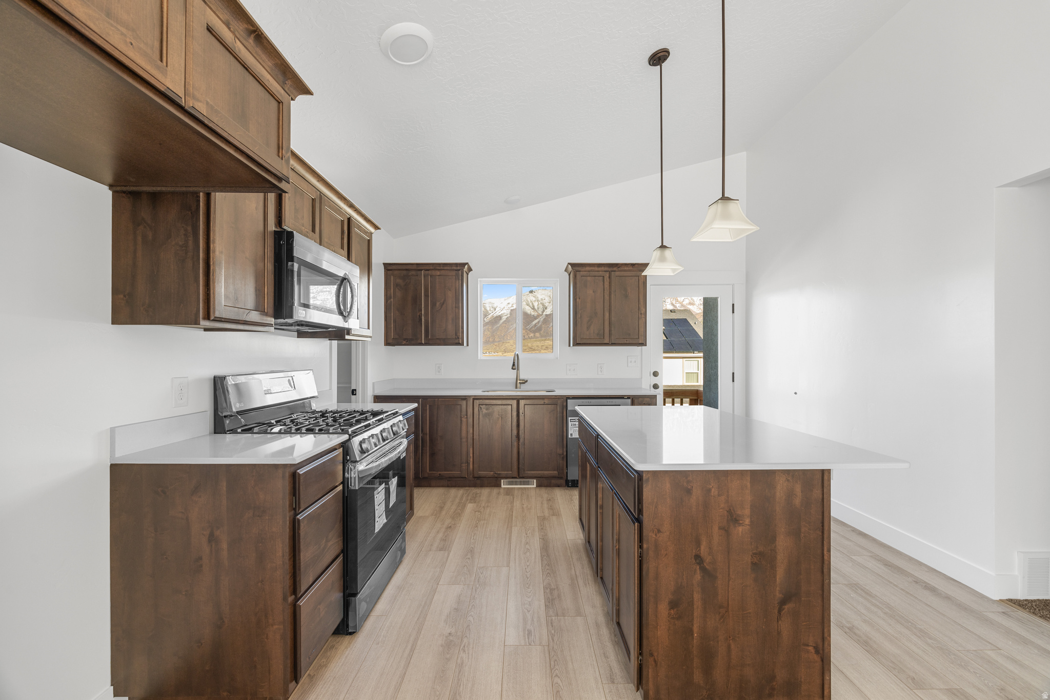 SUMMIT RIDGE THE HILLS - Residential