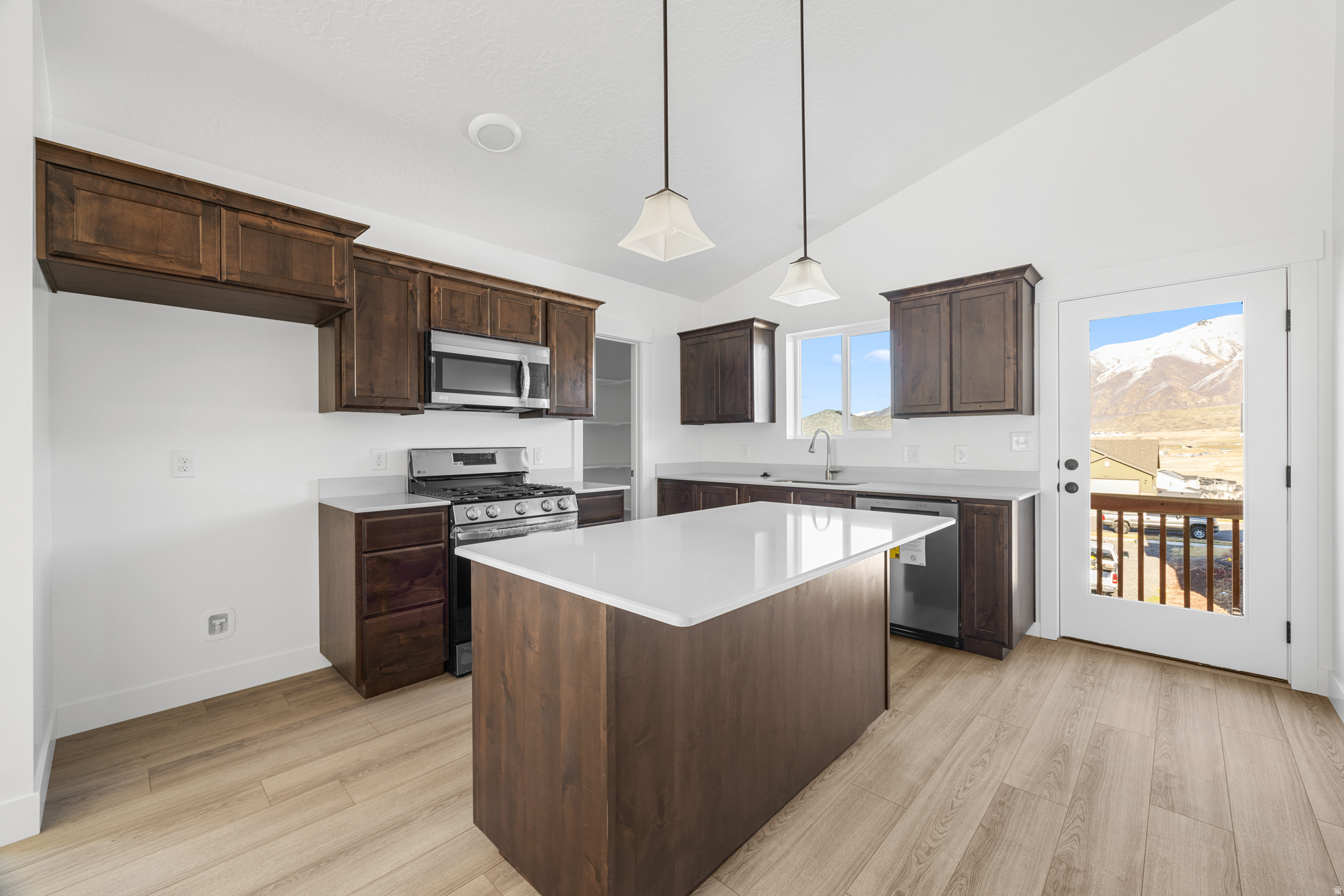 SUMMIT RIDGE THE HILLS - Residential