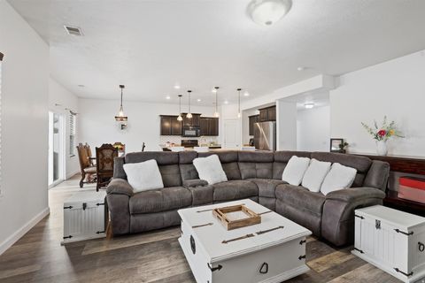 Tiny photo for 928 CHATHAM DR, North Salt Lake, UT 84054 (MLS # 2139574)