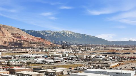 Tiny photo for 928 CHATHAM DR, North Salt Lake, UT 84054 (MLS # 2139574)