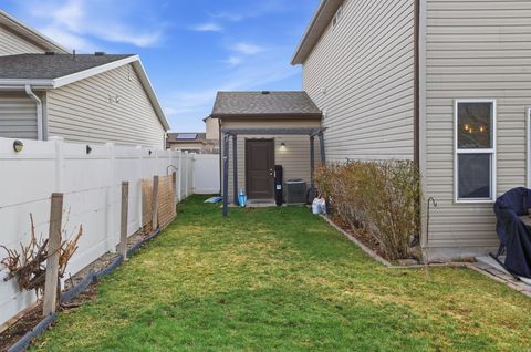 Tiny photo for 928 CHATHAM DR, North Salt Lake, UT 84054 (MLS # 2139574)